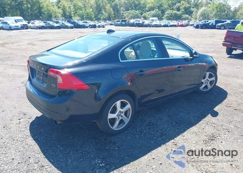 2012 Volvo S60 T5 z USA, uszkodzony, nr VIN YV1622FS2C2118191